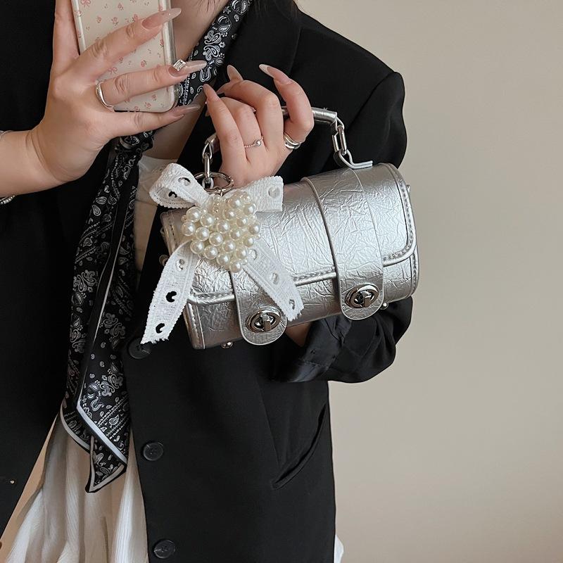 Super Fire Messenger Bag Women's Bag 2025 New Fashion Summer Versatile Shoulder Handbag Premium Foreign Style Small Square Bag