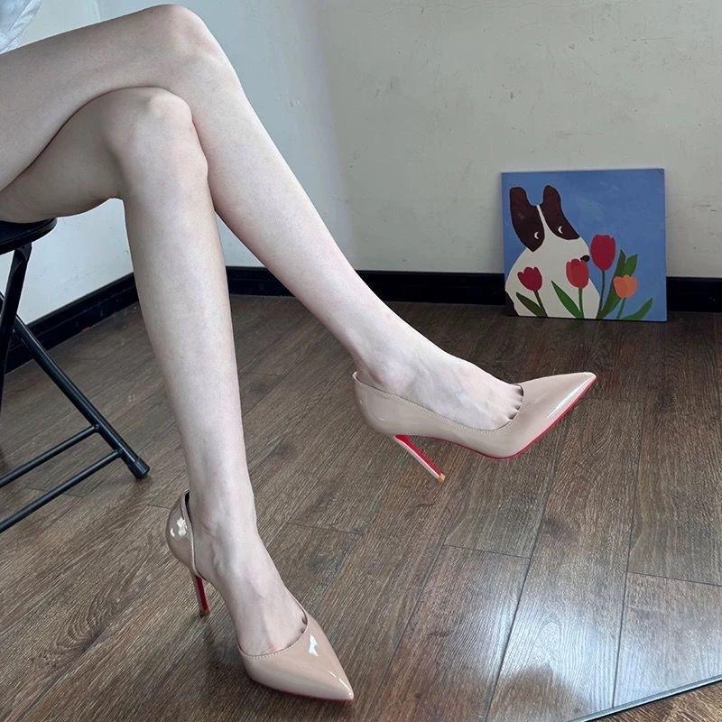 Light luxury wear black feet men's high heels, thin heels cut side empty red soles single shoes, long spring and summer British style is not tired