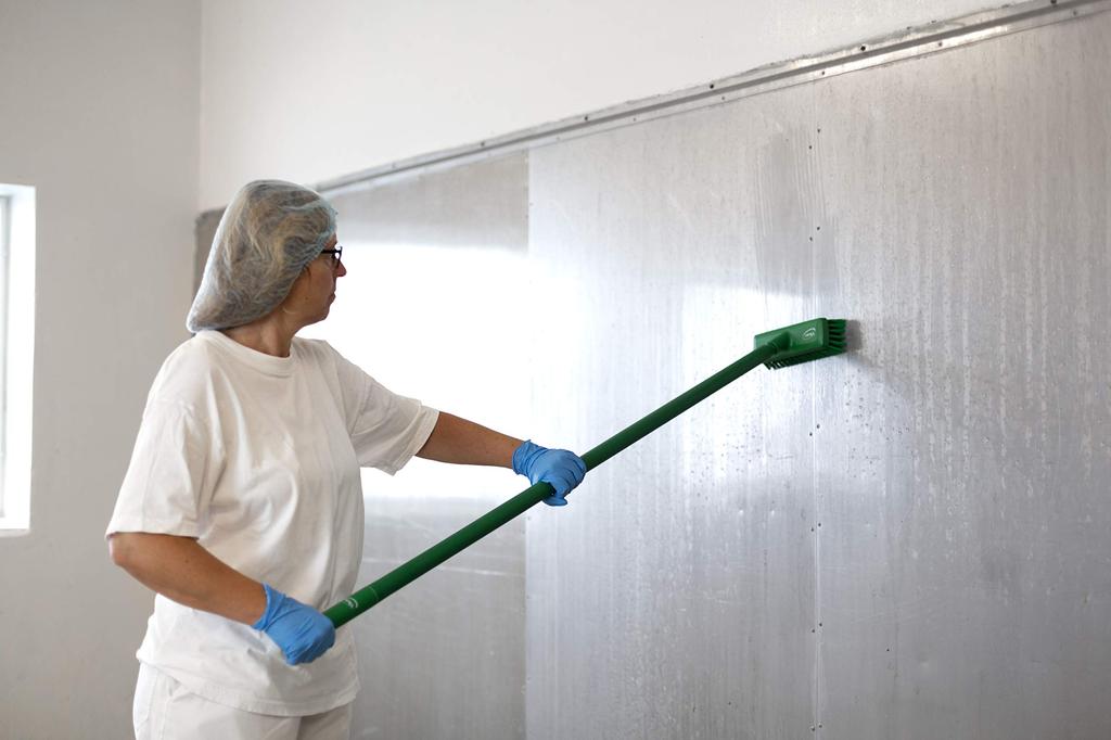 Kyowa Clean HACCP Compliant Cleaning Brush Vikan Compact Deck Brush 70425 White 200 X 60 X 120 X W X (L H)