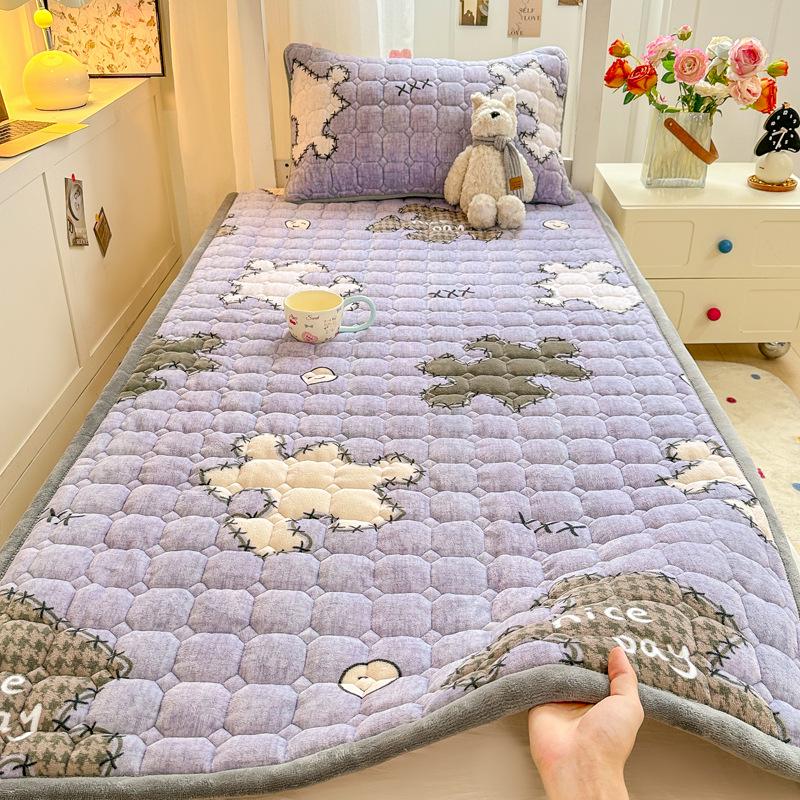 Plush Milk Velvet Mattress Pad - Thick Quilted Cushion for Dorms, Tatami, or Single Beds