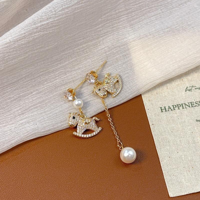 Women s Light Luxury High-end Asymmetrical Tassel Earrings 1 pair of earrings