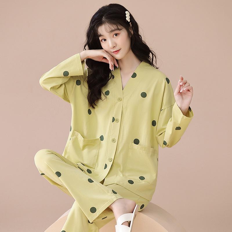 Autumn V-Neck Women's Pajamas Set: Cute Long-Sleeve, Plus-Size Homewear for Spring/Autumn.