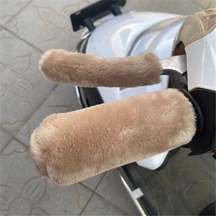 

Универсальный плюшевый зимний чехол на руль для электромобилей, мотоциклов и велосипедов Set with 2 Handlebar Covers and 2 Brake Covers хаки