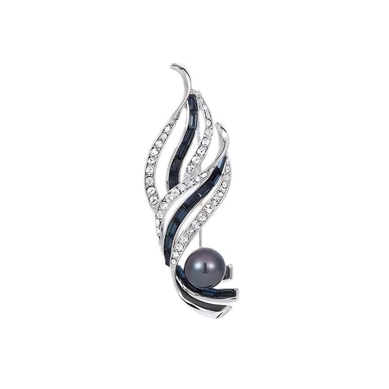 The Orchid Brooch for Women Is Exquisite and Unique. It Features A Leaf Corsage with A Niche Design and A Pearl Brooch