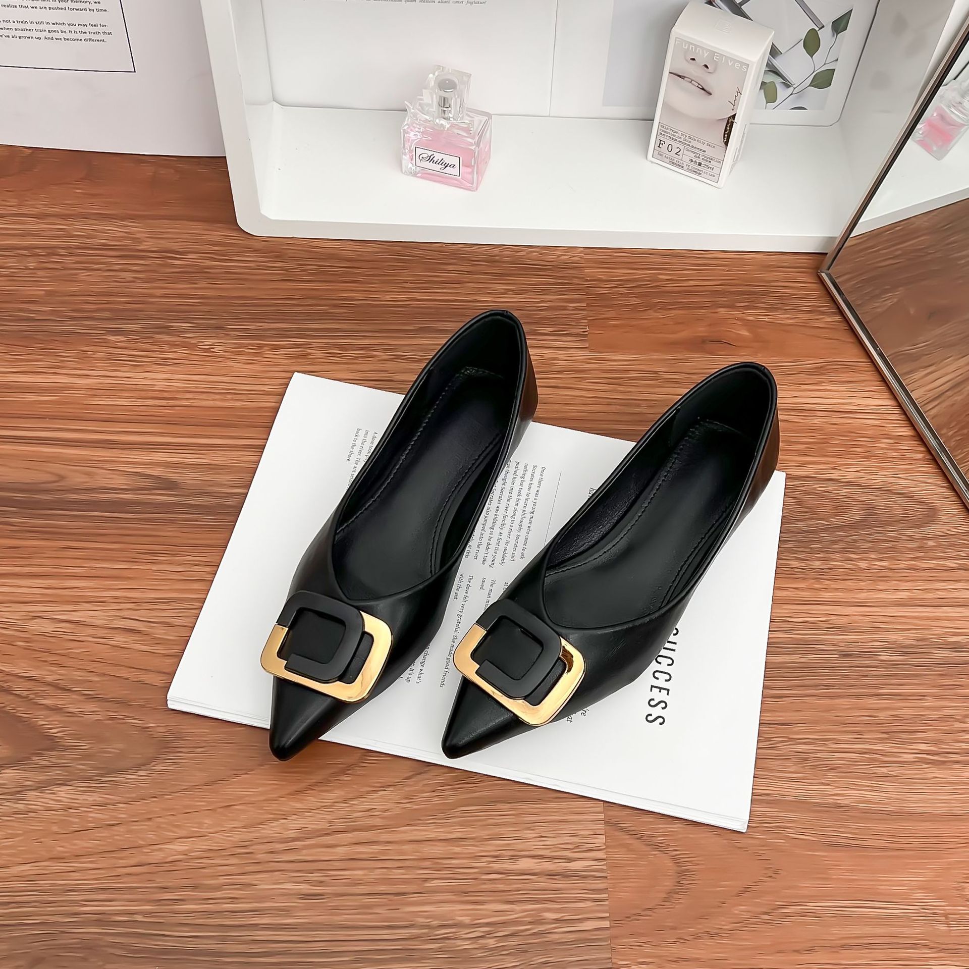 

Single shoes 2025 spring women s professional style pointed women s shoes soft sole not tired feet versatile work shoes square buckle black shoes 43 чёрный