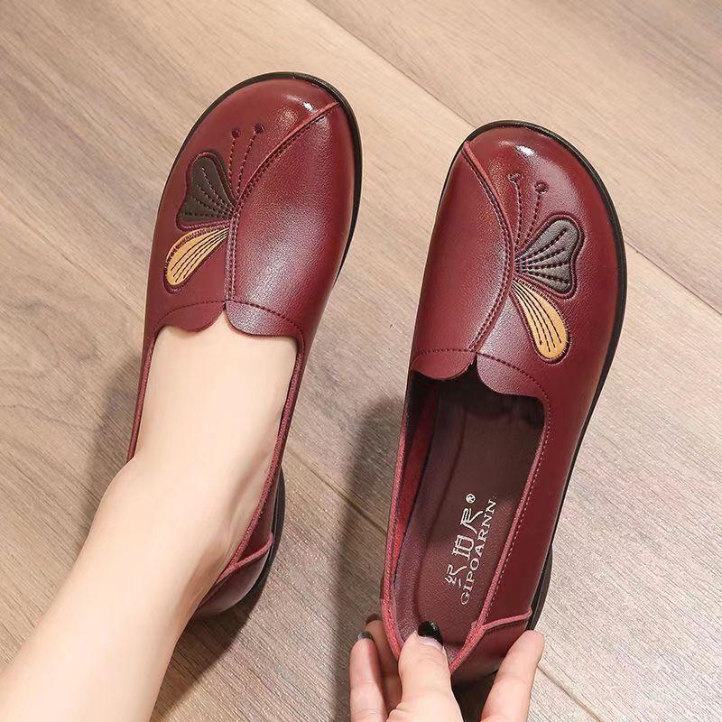 Woman's Spring Autumn New Leather Low Heel Casual Shoes Soft Sole Non Slip Breathable Slip-On Round Toe Nude Shoes Elderly Shoes