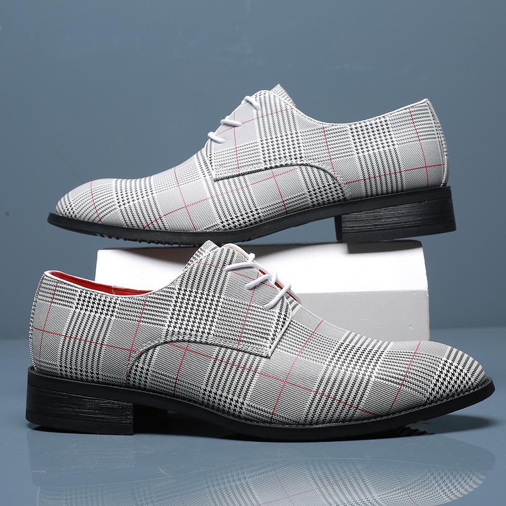2024 Moda Uomo Business Casual Versatile Scarpe in Pelle Stringate a Righe Parrucchiere Versione Coreana Scarpe Taglia Grande 48