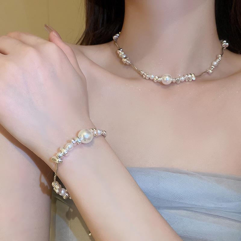Silver Imitation Pearl Temperament Necklace - Fashionable, High-End Clavicle Chain for Women