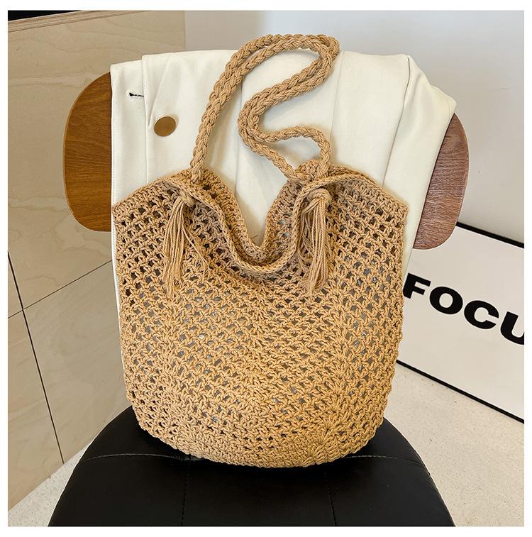 Woven Hollow Women's Bag New Beach Bag Woven Shoulder Straw Large Capacity Bag Commuter Bag