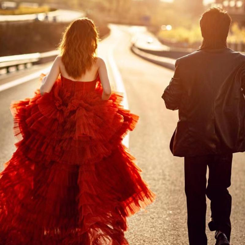 Question Trailing Wedding Dress 2025 New Street Shooting Couple Clothing Color Dress