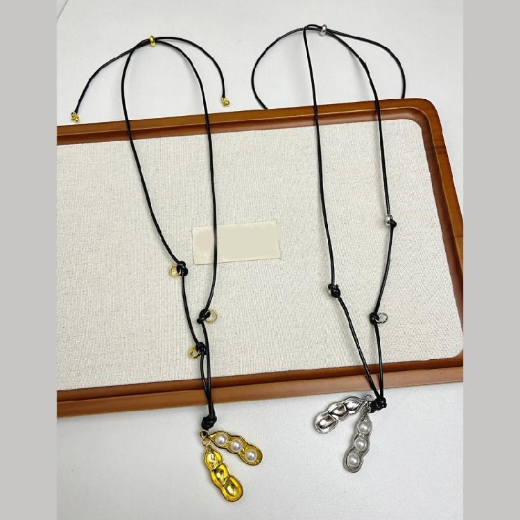 Contemporary Alloy Peanut Necklace Fashion Statement Adjustable Neckchain Versatile Day to Night Accessory
