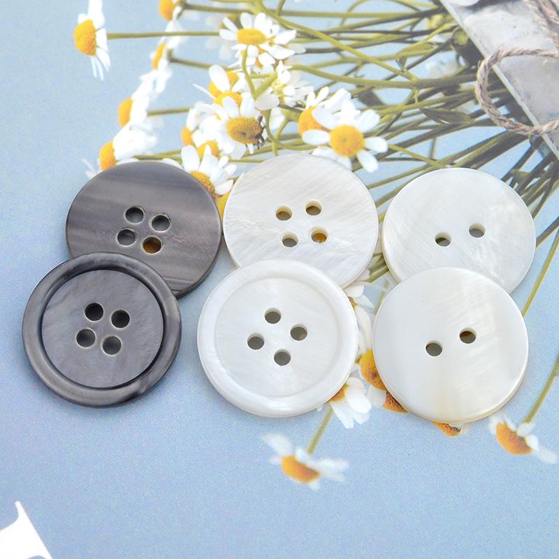 Shell and Round Knit White Sweater Cardigan with Four-hole Buttons