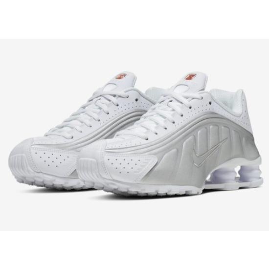 

Nike Shox R4 White Metallic Silver AR3565-101 EU 44 білий