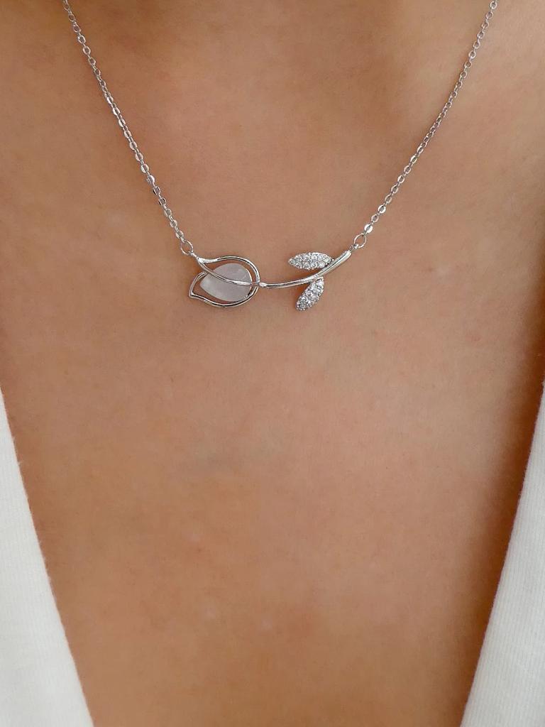 Diamond pendant necklace European and American alloy simple versatile jewelry women's five-pointed star moon collarbone chain