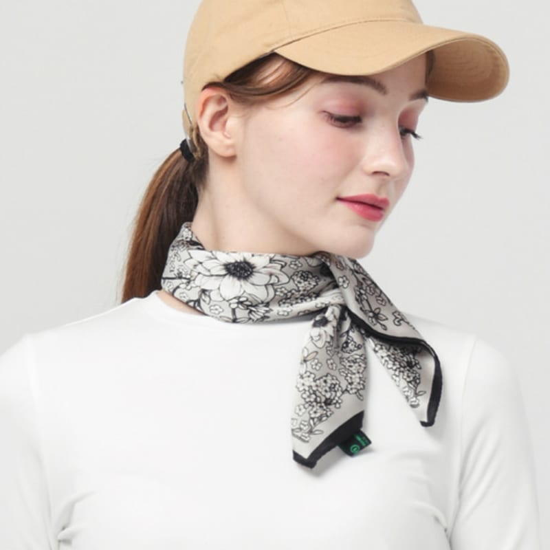 DOYOUKNOWMC ALL SEASON Kara Flower White Petite Scarf