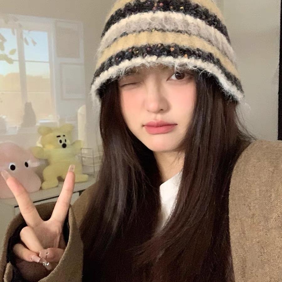 New Winter Striped Hat for Women's Warm Knitted Hat with Ear Protection Versatile Korean Style Fashionable Woolen Hat Big Head Circumference