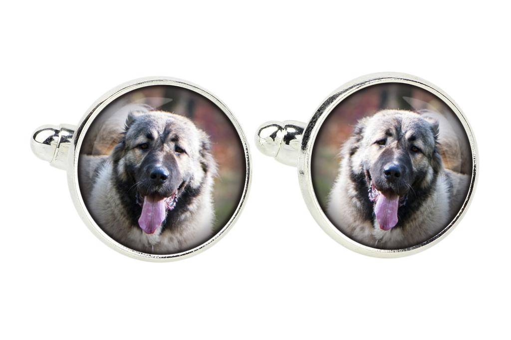 Perro Pastor del Cáucaso, Ovcharka Caucásica - gemelos en caja, joyería hecha a mano, producto de la marca Art-Dog