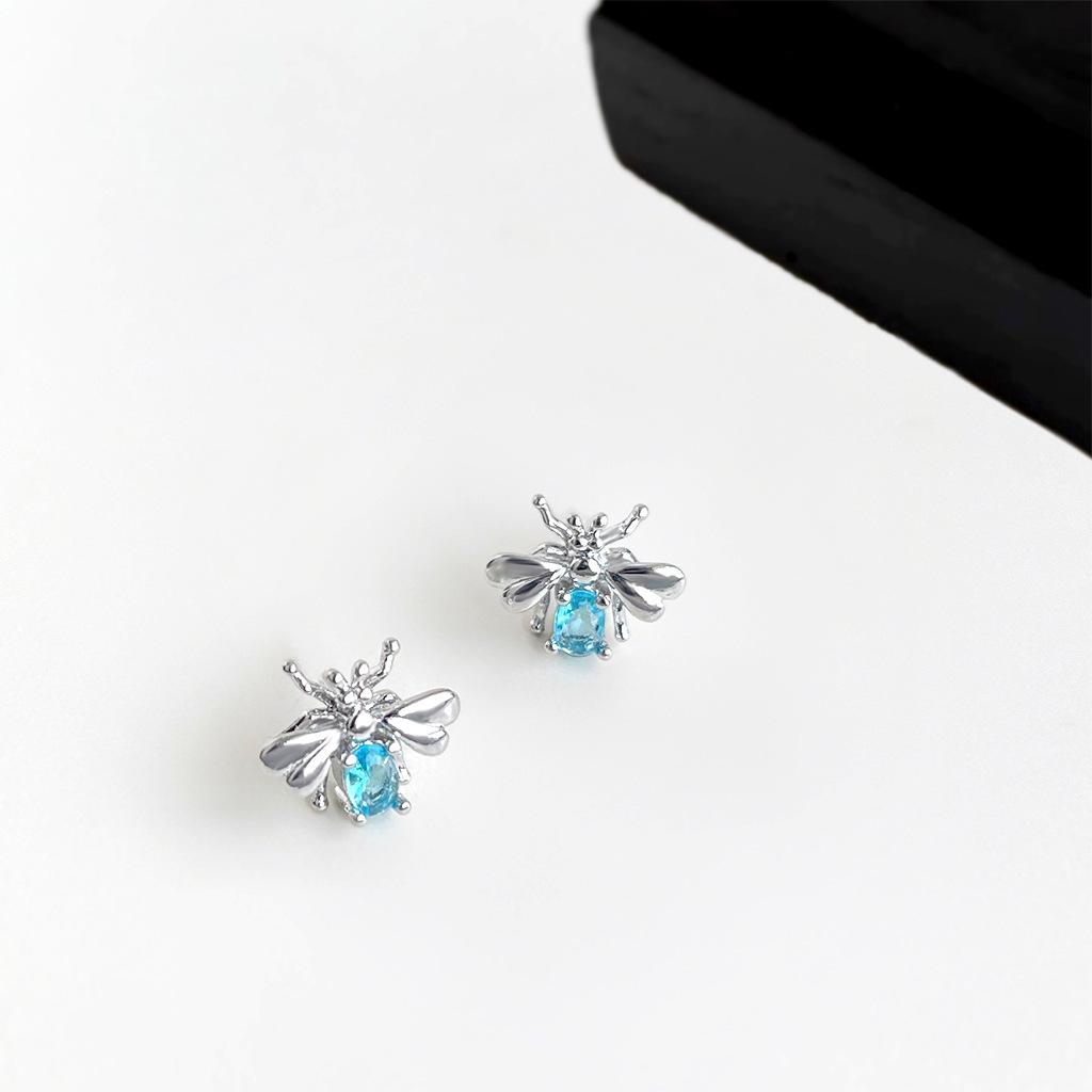 Cute Zirconia Bee Insect Ear Stud Piercing Earrings For Women Elegant Fashion New Jewelry Friend Gift Party Daily