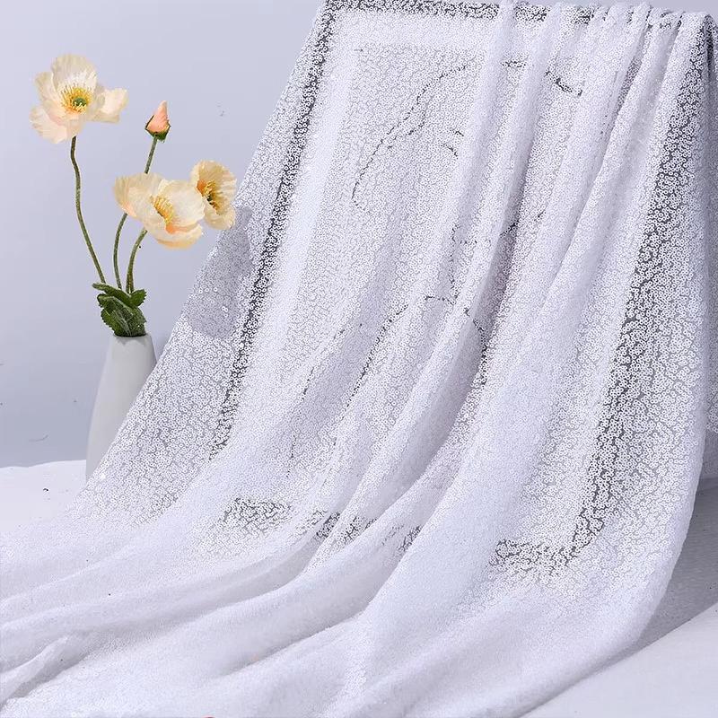 Tkaniny cekinowe i zagęszczone tkaniny siatkowe 100x150cm są używane do odzieży bankietowej, dekoracji scenicznych i tkanin DIY do sesji zdjęciowych