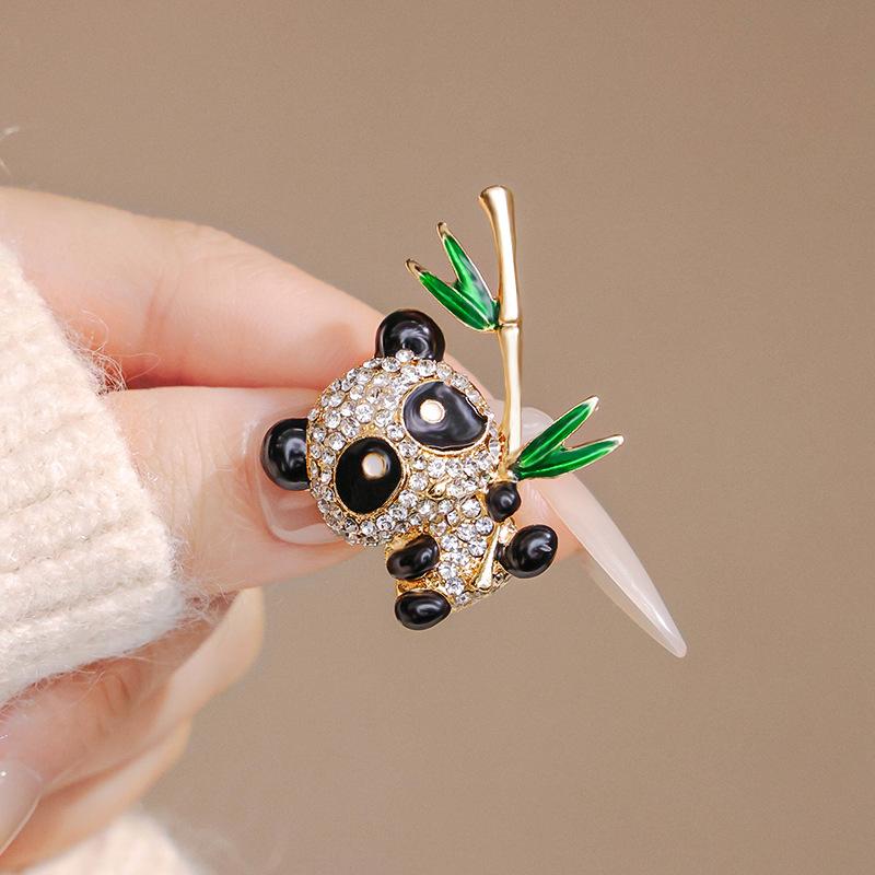 Cute Panda Bamboo Brooch Versatile Diamond-encrusted Animal Bamboo Brooch Jacket Anti-light Pin Accessories