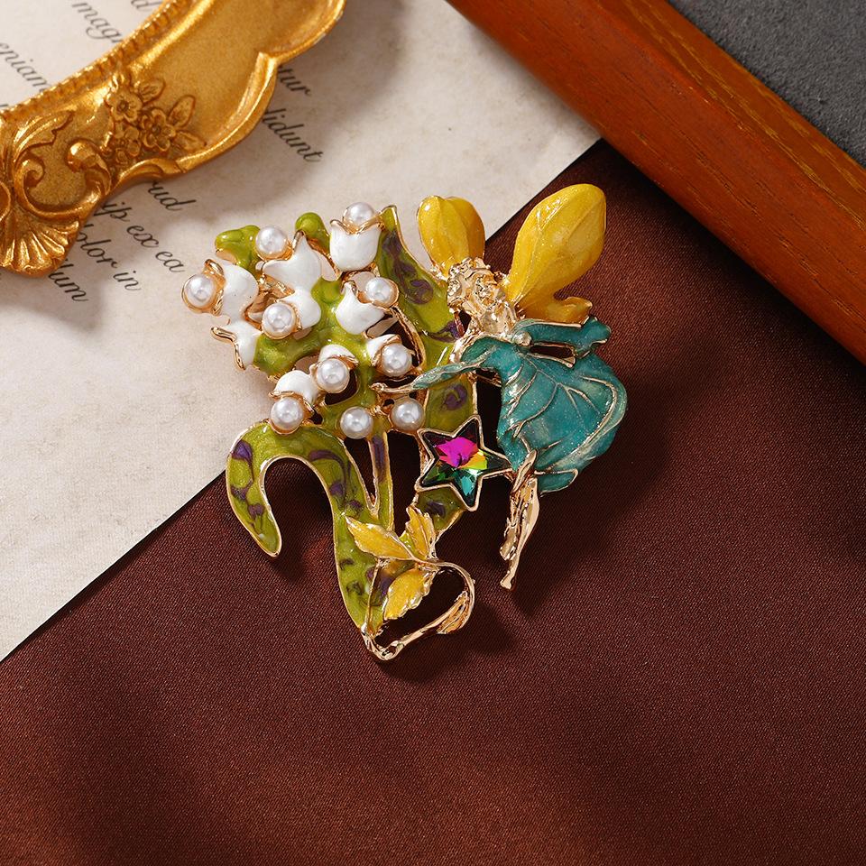 Dámska móda Brošne s dúhovým kvetom Butterfly Pre ženy Luxusné žlté zlato Farba Smaltovaná Zliatina Rastlinná Brošňa Zvieratá Zapínacie špendlíky