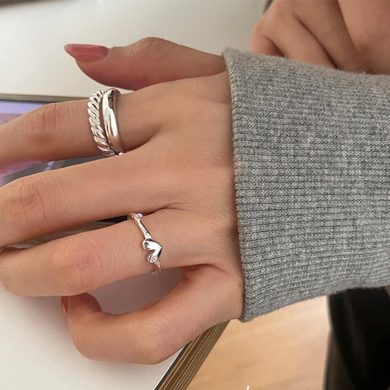 Heart Forward Fashion Shaped Adjustable Ring For Women Embracing Vintage Charm And Modern Style