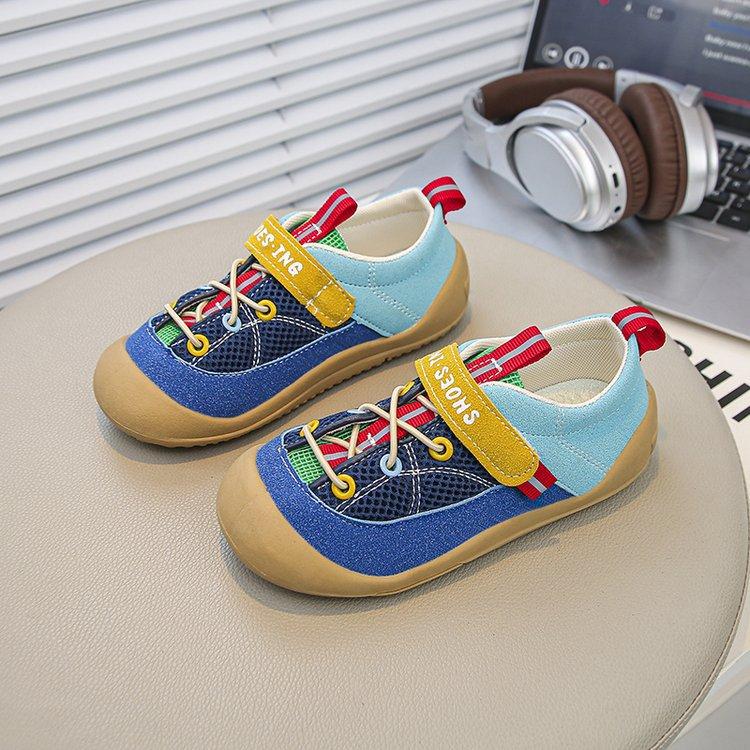 Kindergarten indoor shoes girls 2025 new children's soft soles are not tired of baby boys summer sports shoes