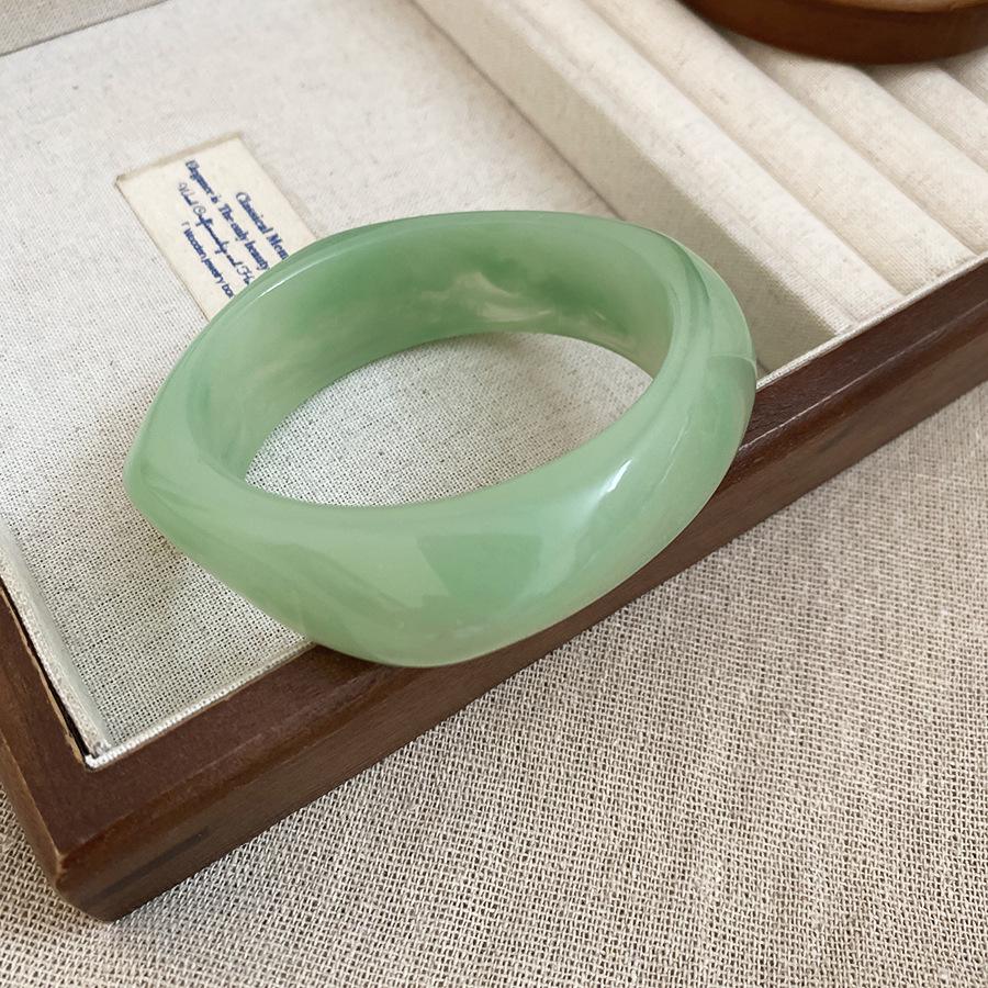 Gold-Plated Geometric Open Bangle – Korean-Style, Luxury Retro Bracelet with Unique Design for Women