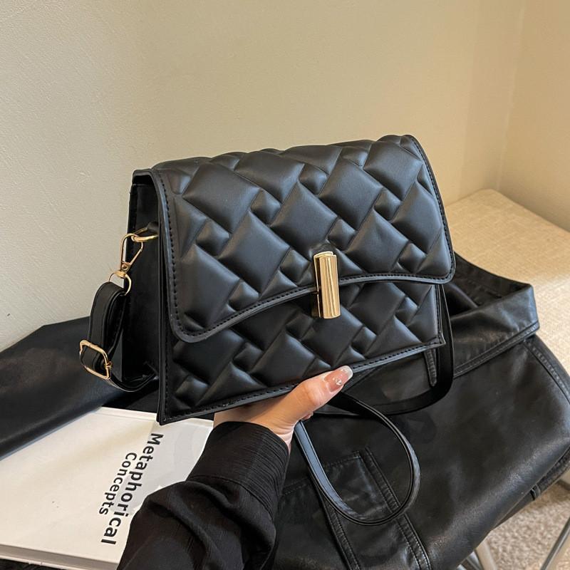 

Fashionable Casual Solid Color 2023 Embossed Diamond Trendy Winter Chic Vintage Single Shoulder Messenger Small Square Women s Bag In Black чёрный