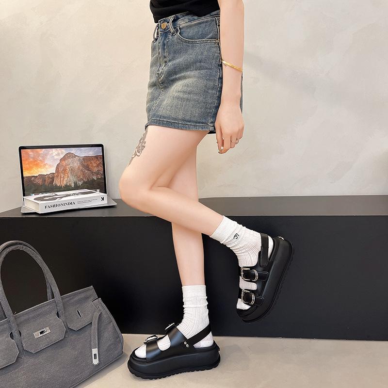 Platform sandals women's 2025 new summer versatile explosion super fire casual beach Velcro muffin Roman shoes