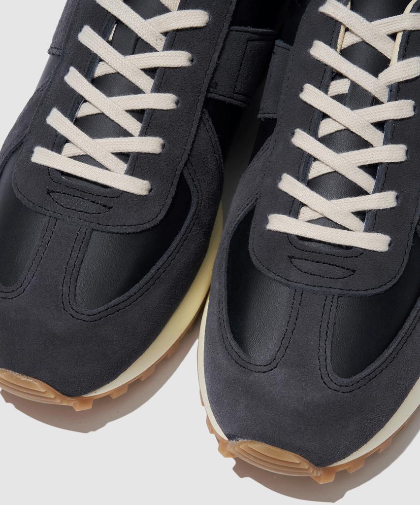 Daonato German Military Runner (Black)