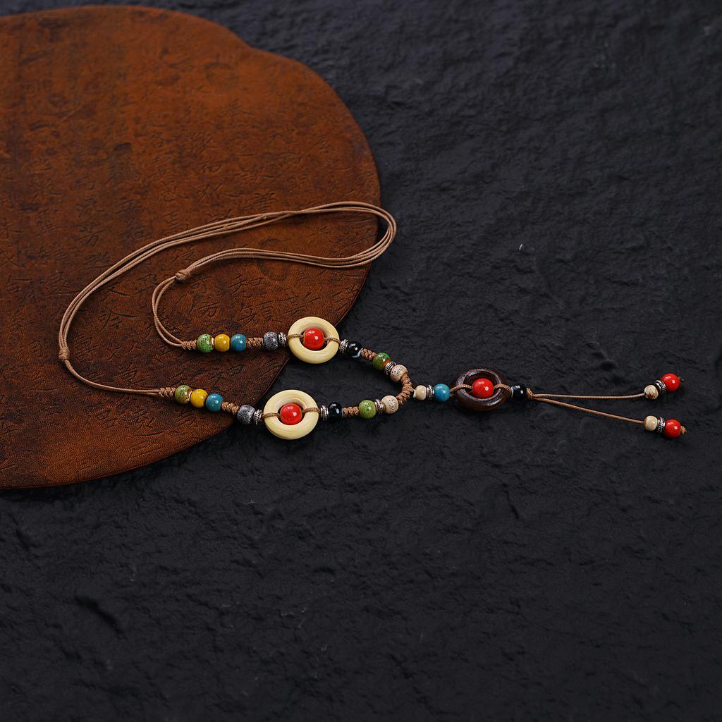 Factory direct sales ceramic necklace does not fade light luxury niche sweater necklace