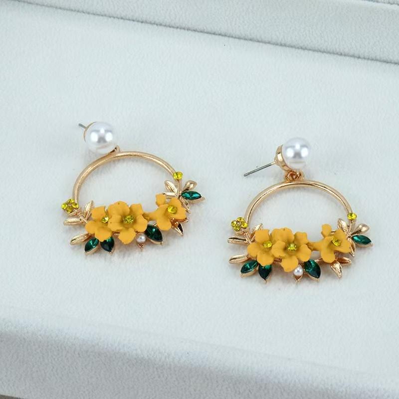 Korean Flower Stud Earrings, Sweet Temperament, Autumn/Winter Style, Polymer Clay with Pearl.