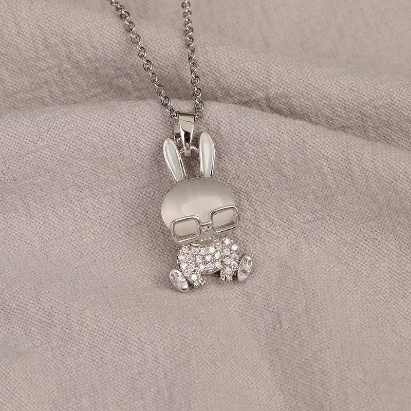 Titanium Steel Non-fading Necklace - European & American Style, Light Luxury, Versatile Korean Fashion, Perfect for Women and Girlfriend Gifts.