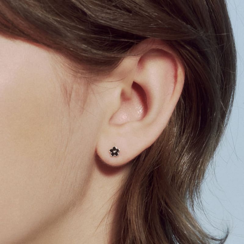 JUDY AND PAUL [925 Silver] Flea Color Flower Mini Earrings