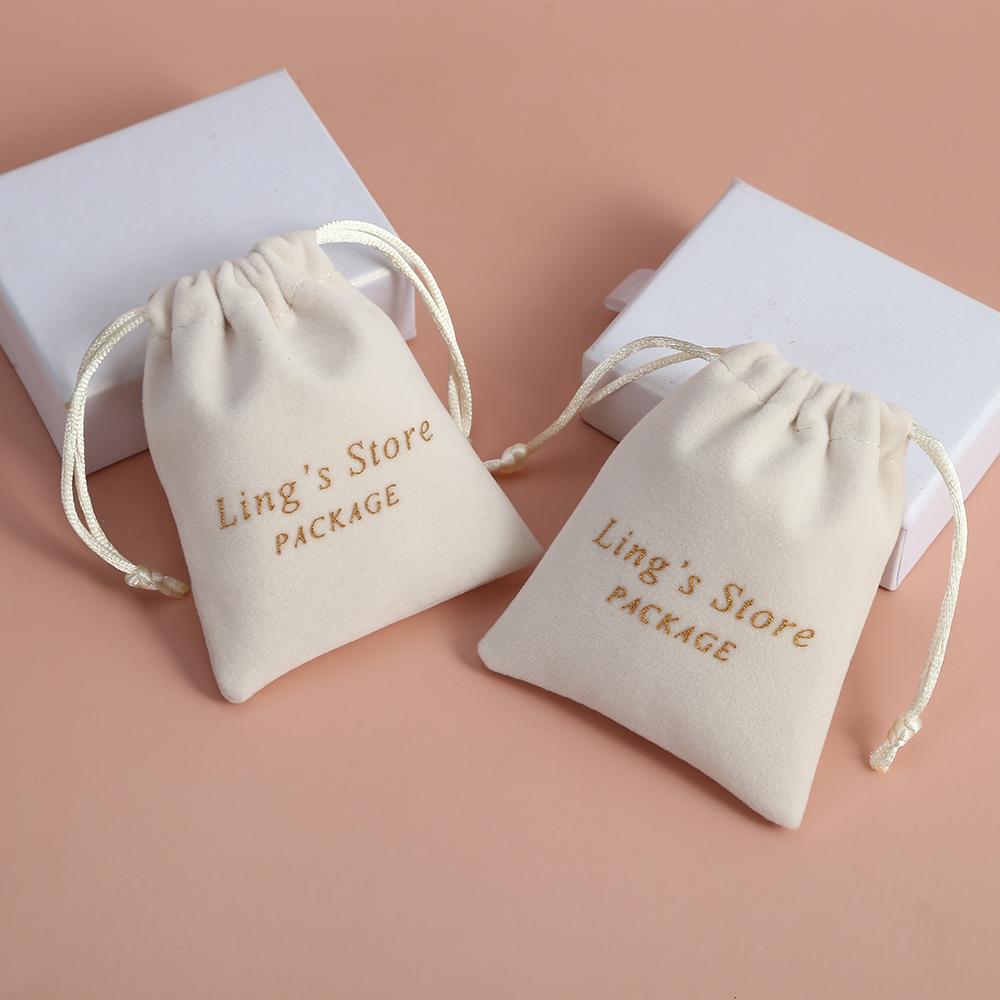 50Pcs Personalized Logo Beige Jewelry Drawstring Bag Thick Velvet Pouch Boutique Cosmetic Wedding Favors Candy Organizer Pockets