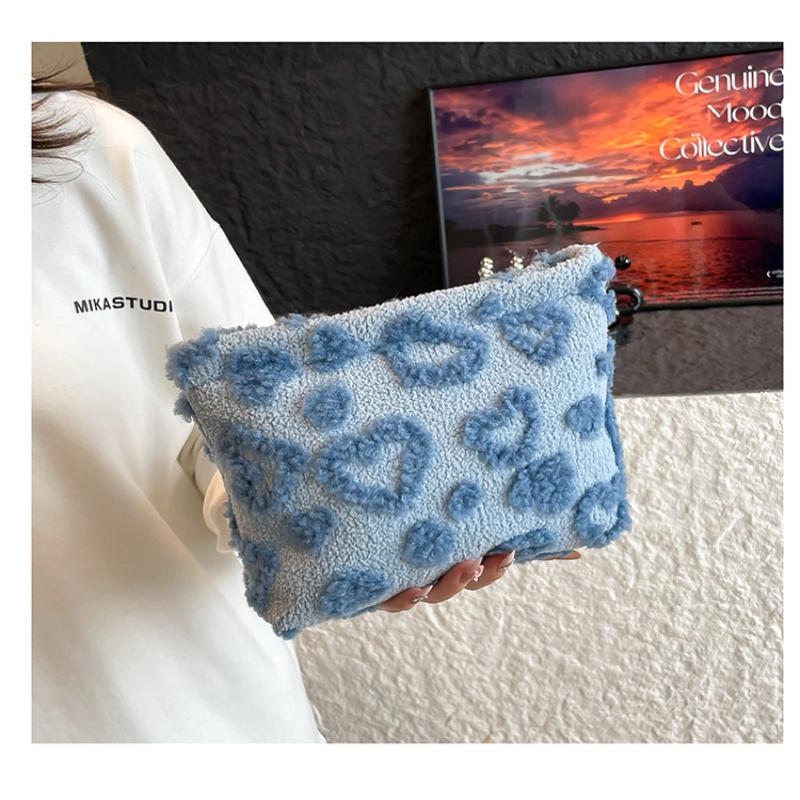 Plush Cute Love Makeup Bag Portable Skincare Product Lipstick Storage Bag Hand-Held Inner Bag Korean Brush Pencil Cases