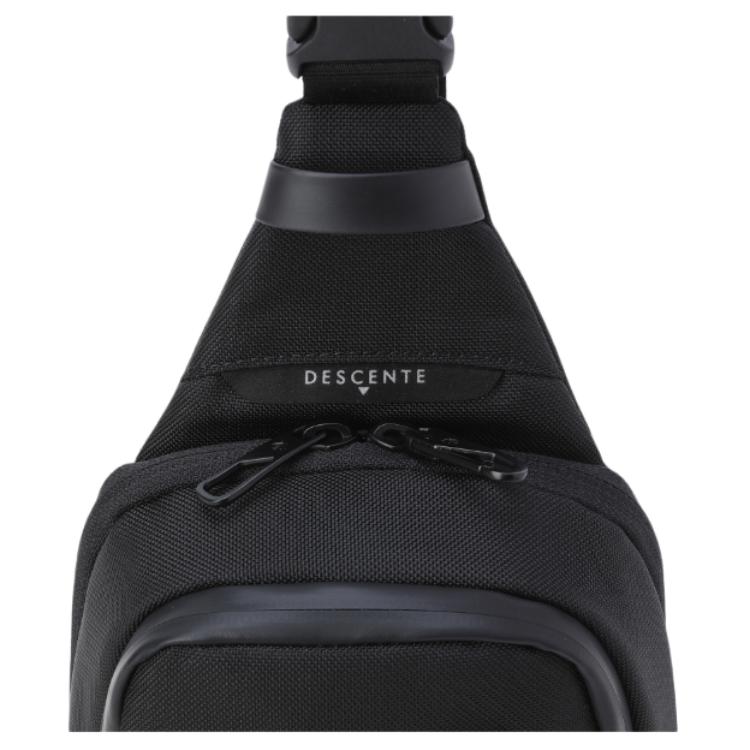New DESCENTE Nylon Sling Bag Unisex Black SQ323UBG73