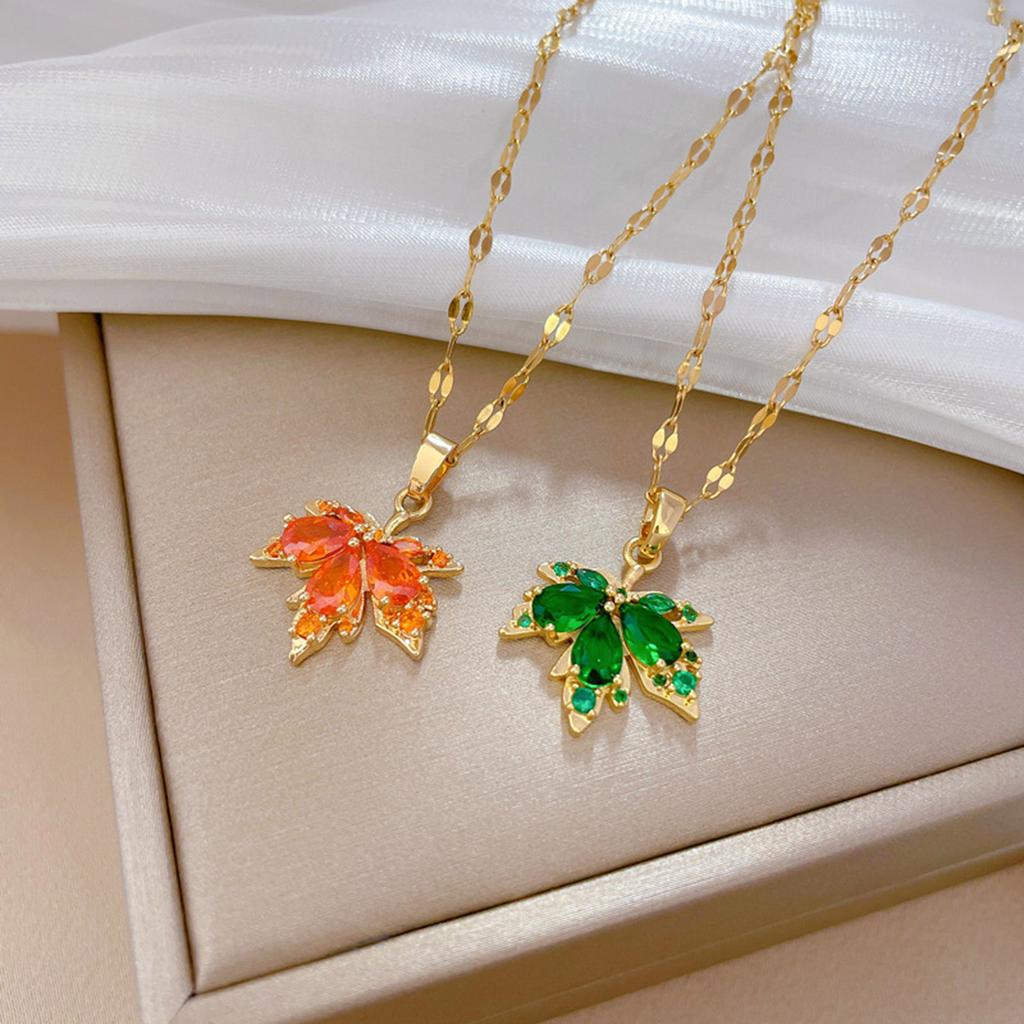 Elegant Maple Leaf Pendant Necklace With Green Inlay for Fashionable Women Seek Nature Inspire Jewelry Statement Pieces