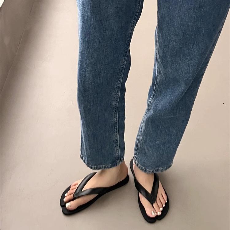 Cool~ Internet celebrity flip-flops women's fashion 2025 new toe flat toe cold slippers beach shoes