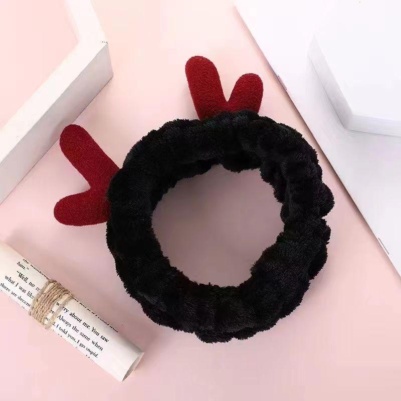 Non-Slip Cartoon Cat Ear Headband for Girls - Perfect for Face Washing and Mask Application