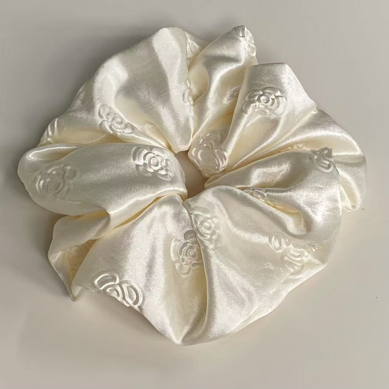 2026 New French High-End Camellia Hair Rope for Women Cream White Satin Large Intestine Scrunchie Square Scarf Hair Accessories