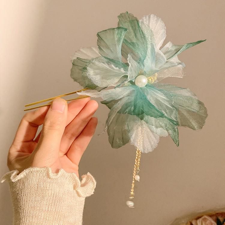 Enchanting Lily Flower Hair Clip: Elegant Shark Clip for Updos