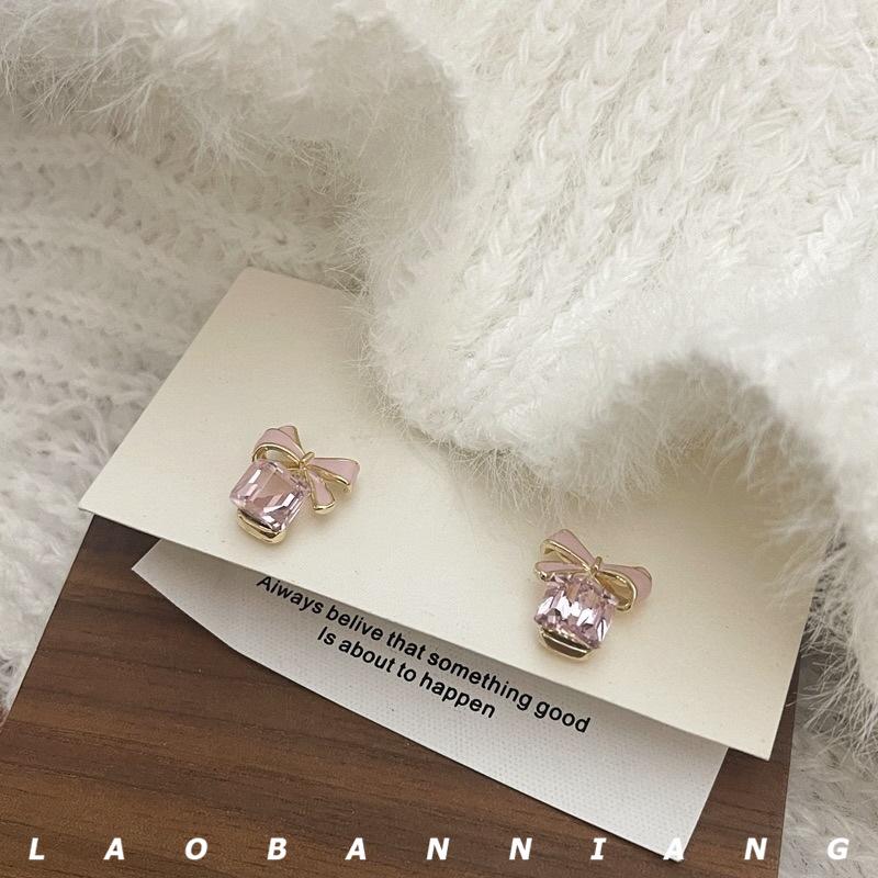 

Pink bow zircon cute age-reducing date stud earrings small and versatile earrings
