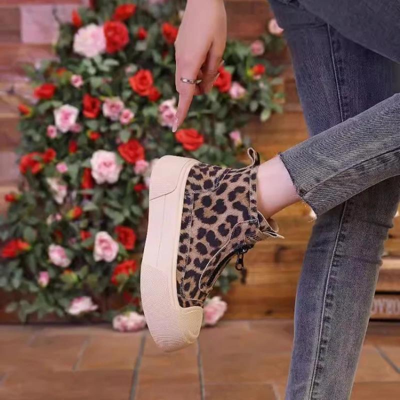 

Модные туфли с круглым носком, женские сапоги до середины голени, женские роскошные дизайнерские туфли на молнии с плоским каблуком, женские 2025, модные резиновые осенние низкие рок-ботинки 40