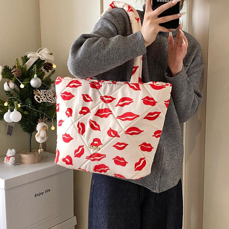 

2025 новая модная сумка-тоут на одно плечо с принтом красных губ, тканевая сумка, холщовая сумка, сумка-тоут большой вместимости 45*12*31 белый