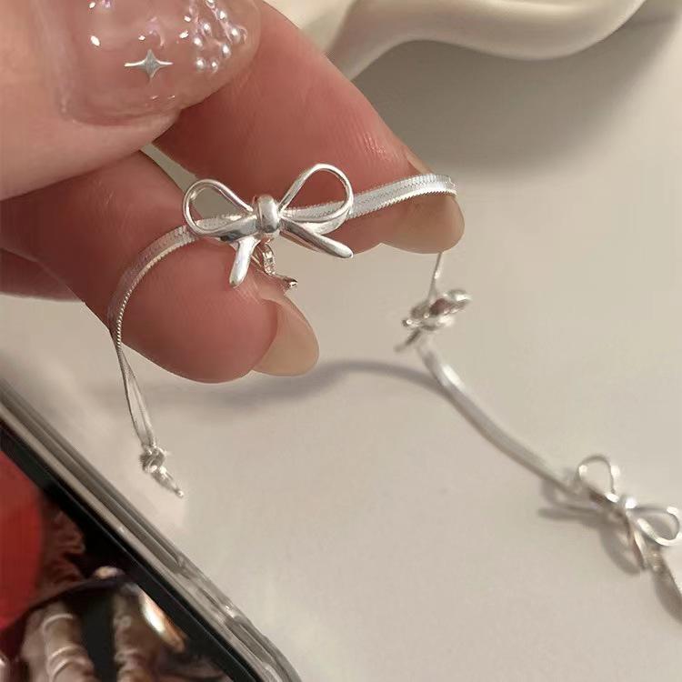 Elegant Silver Bow Choker Necklace with Snake Chain - High-End Women's Design