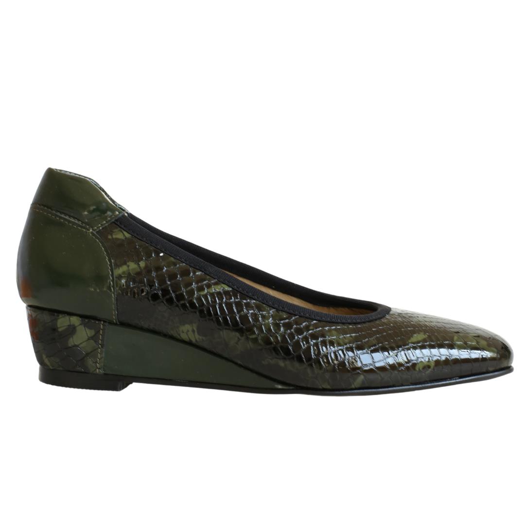 

Женские туфли на танкетке из натуральной кожи 35