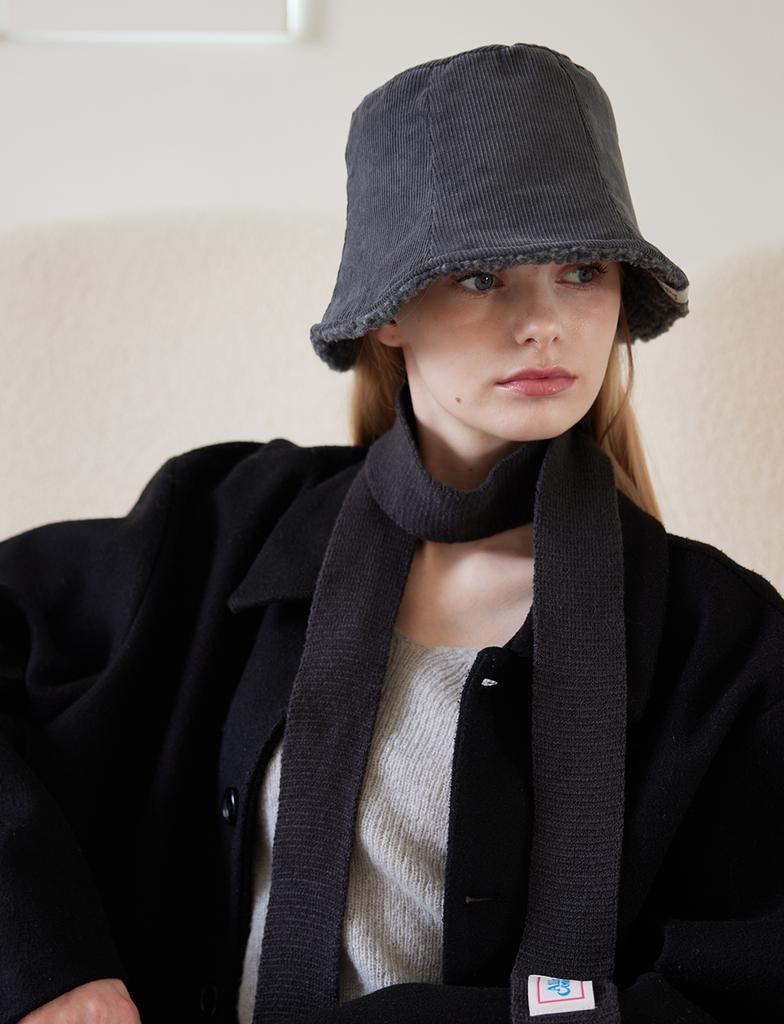 Olinkeompeulliteu Teddy Reversible Bucket Hat (Charcoal)