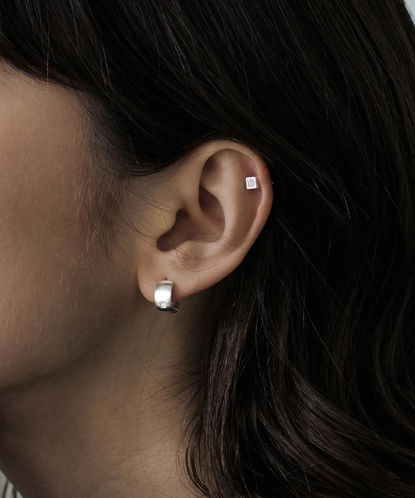 Tou Np003 Hidden Shine Matte Cubic Earrings